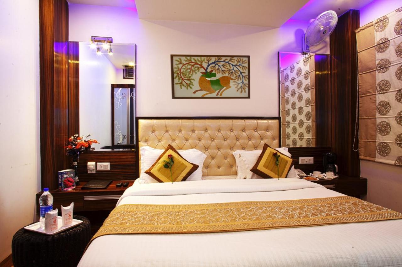 Hotel Delhi 55 -City Center New Delhi Room photo