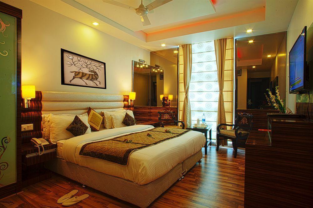 Hotel Delhi 55 -City Center New Delhi Exterior photo