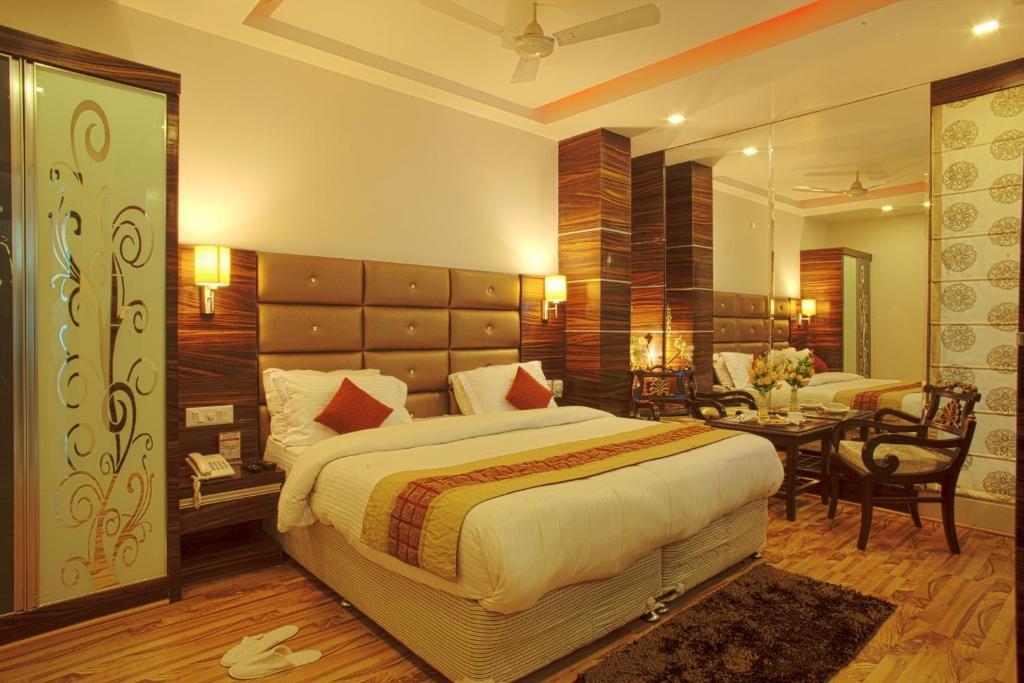 Hotel Delhi 55 -City Center New Delhi Room photo