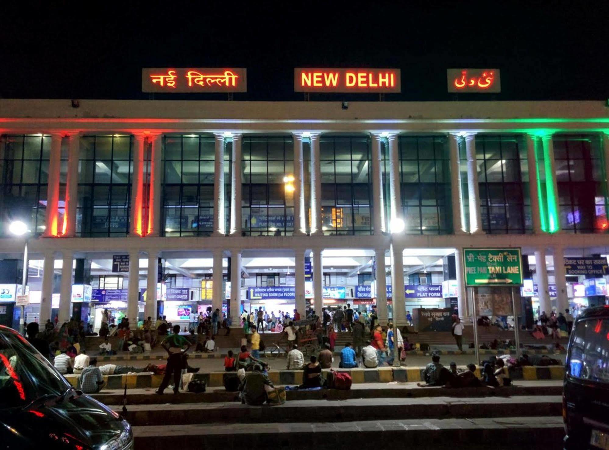 Hotel Delhi 55 -City Center New Delhi Exterior photo
